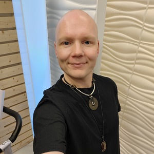 Juontaja Tomi Laitamäki